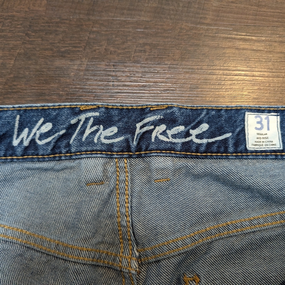 "We The Free" by Free People Distressed Raw Hem Jeans Size 31 - Picture 3 of 6